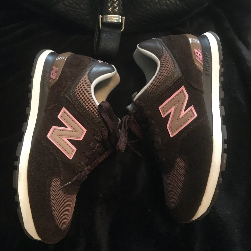 New Balance W574 Classics Suede Women's Sneakers